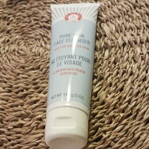 First Aid Beauty Pure Skin Face Cleanser NEW